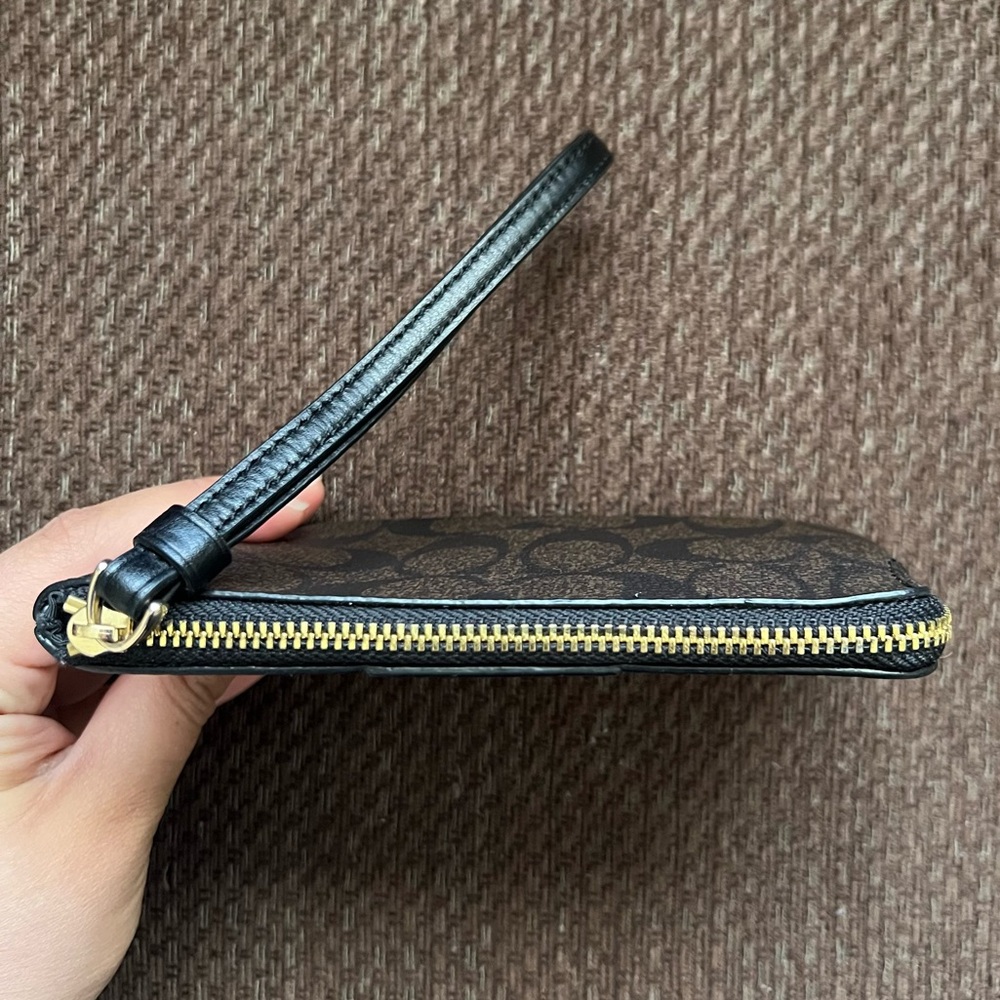 COACH Signature Coated Canvas Gold-Tone Hardware Corner Zip Stripe Wristlet NWT - Picture 4 of 9